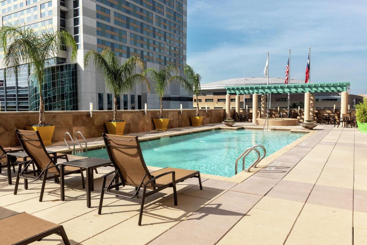 Embassy Suites Houston - Downtown Екстер'єр фото